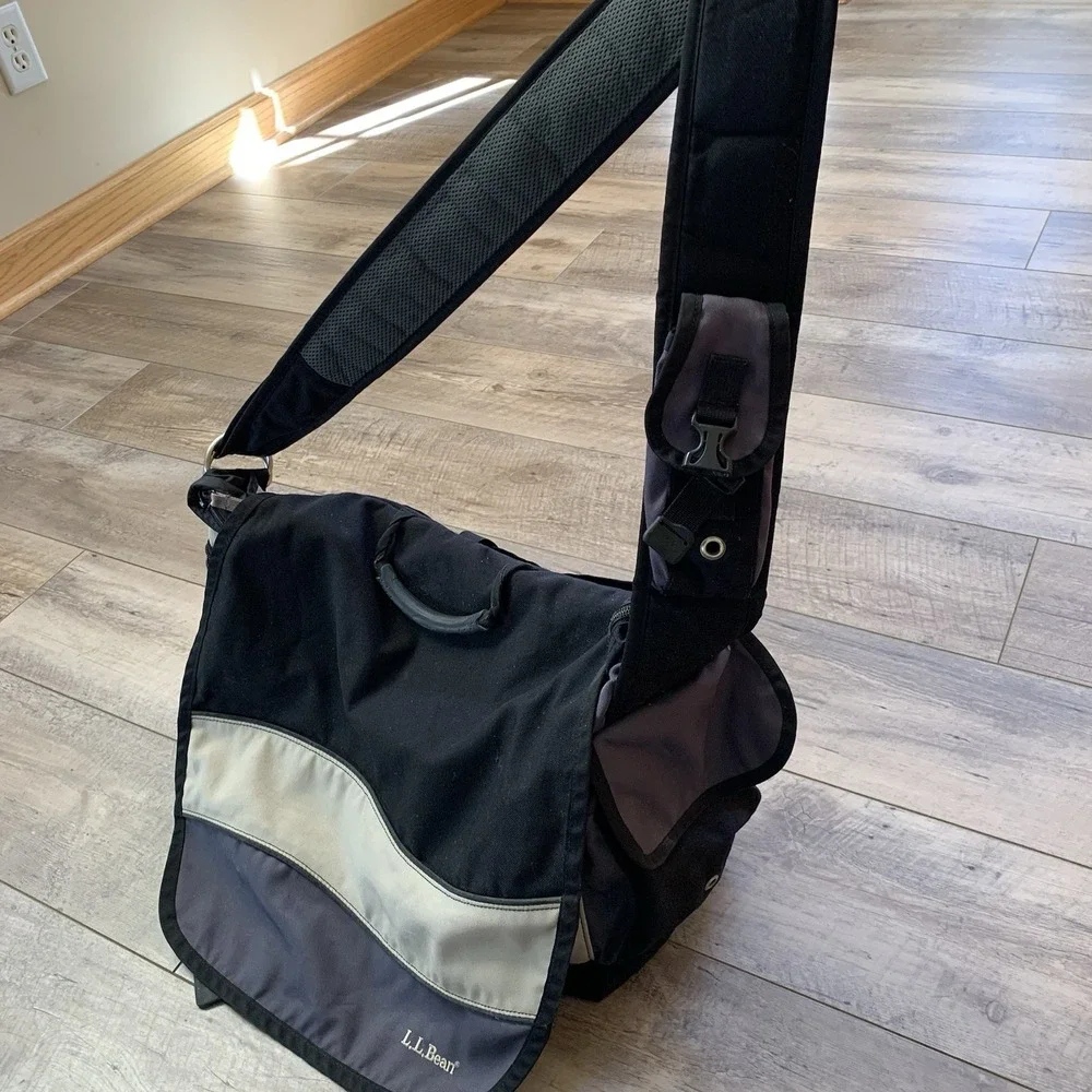 VTG L L Bean Nylon Black/Beige/Gray Crossbody Messenger Laptop Bag.